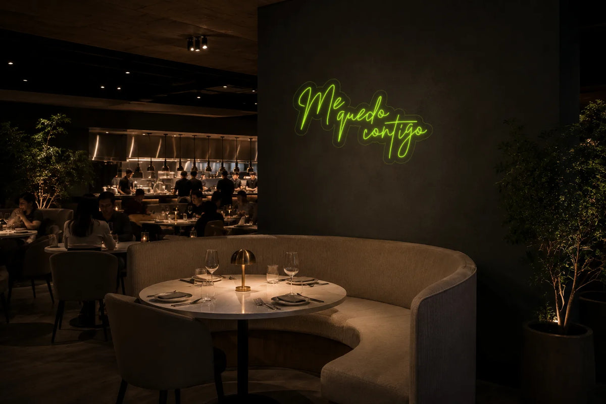 Neón Me quedo contigo - Me quedo contigo - restaurant-3